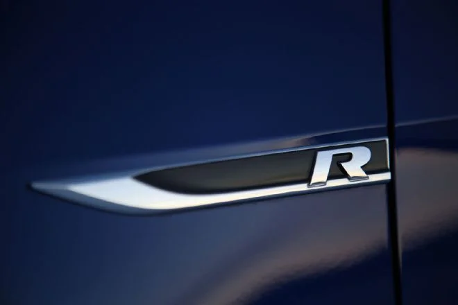 R Fender badges set2